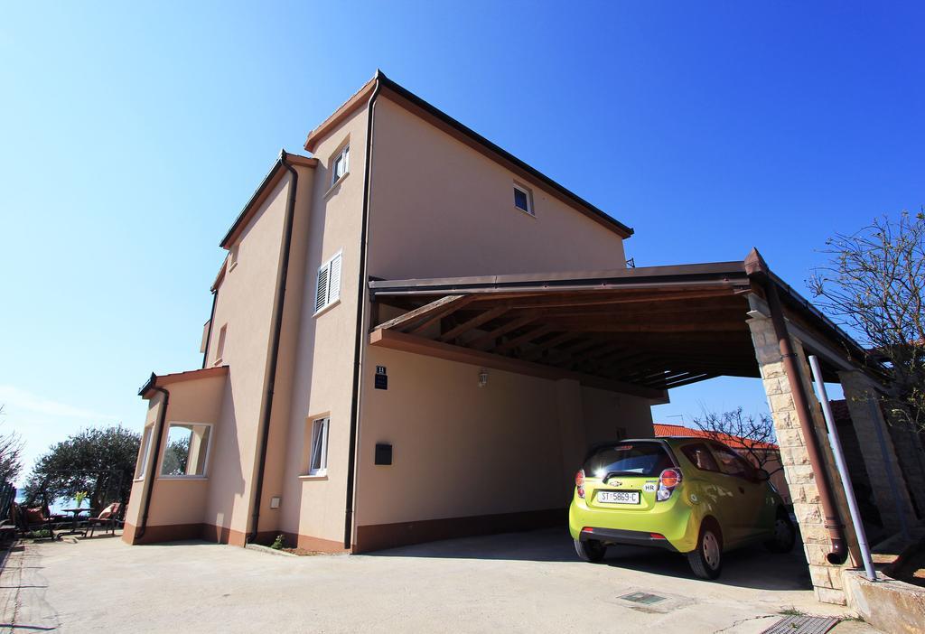 Priska Apartment Kaštela Exterior foto