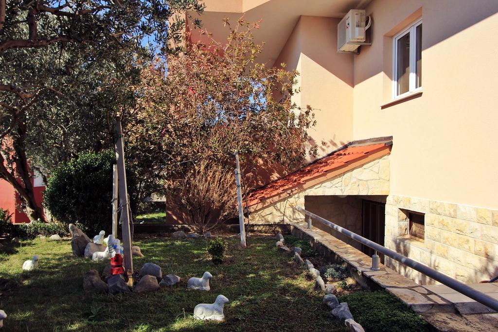 Priska Apartment Kaštela Exterior foto